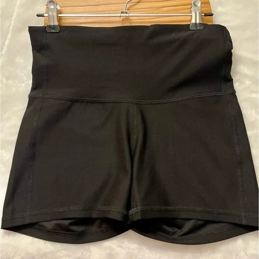 Xersion quick dry High Rise 3.5” Short size Small - Picture 3 of 9